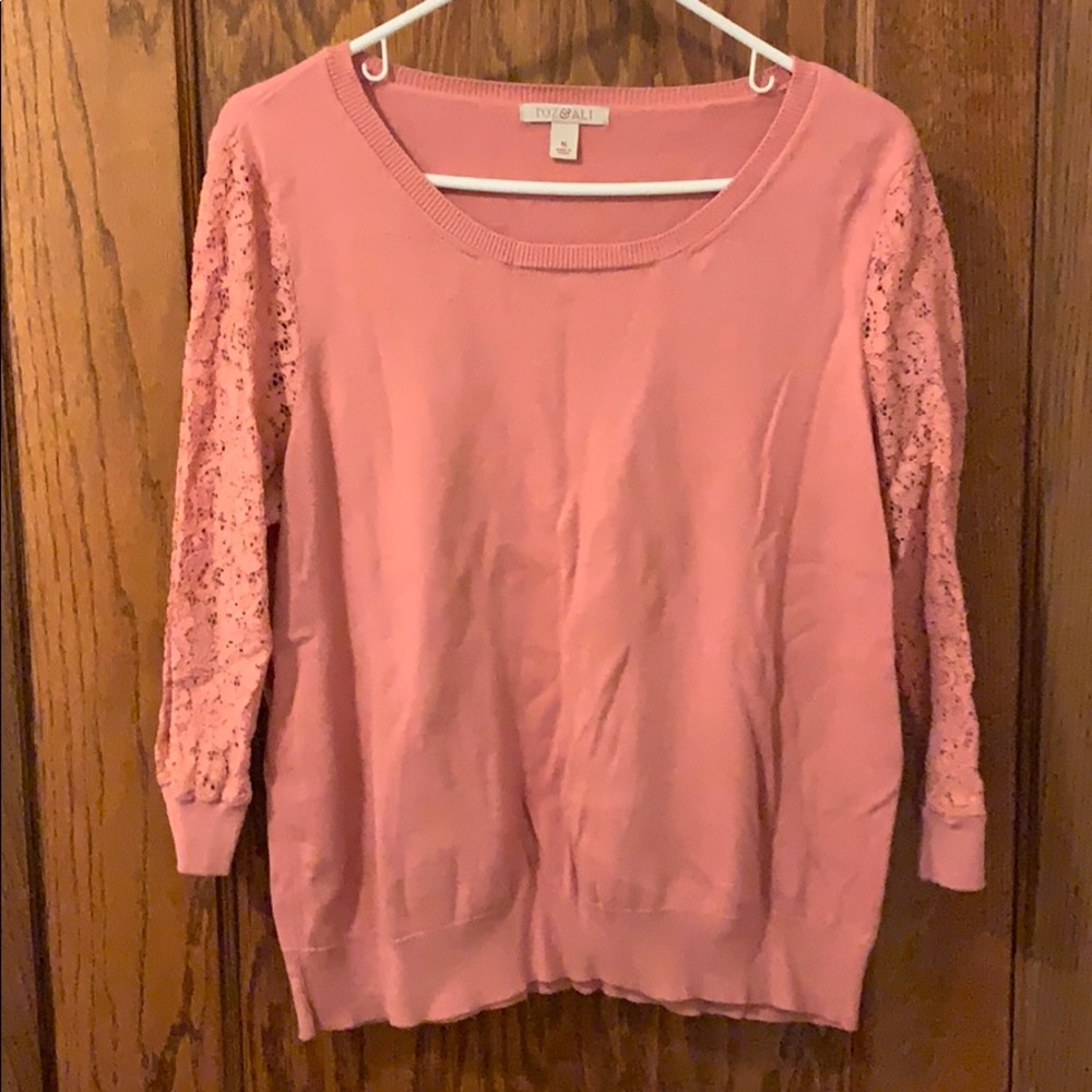 Juniors pink sweater